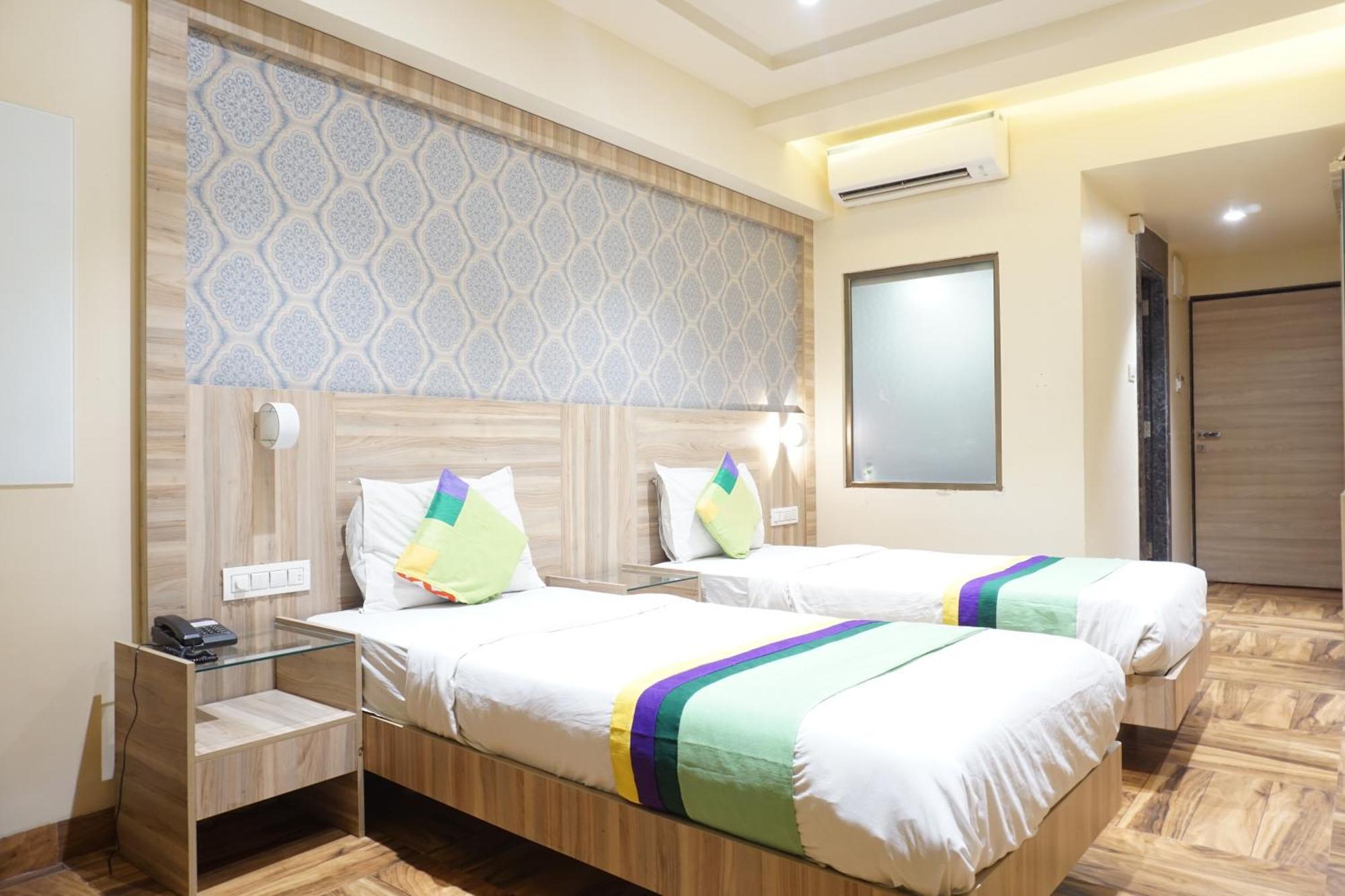 Treebo Classic Grande, Camp Pune Exterior photo