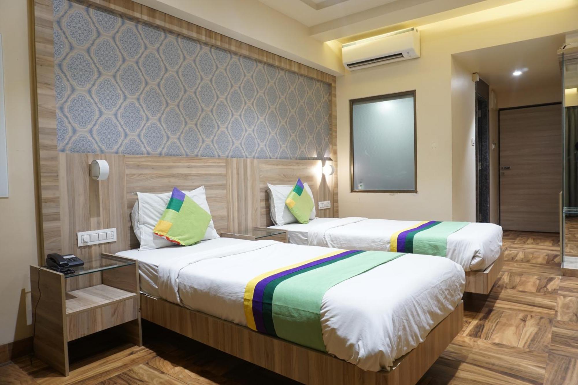 Treebo Classic Grande, Camp Pune Exterior photo