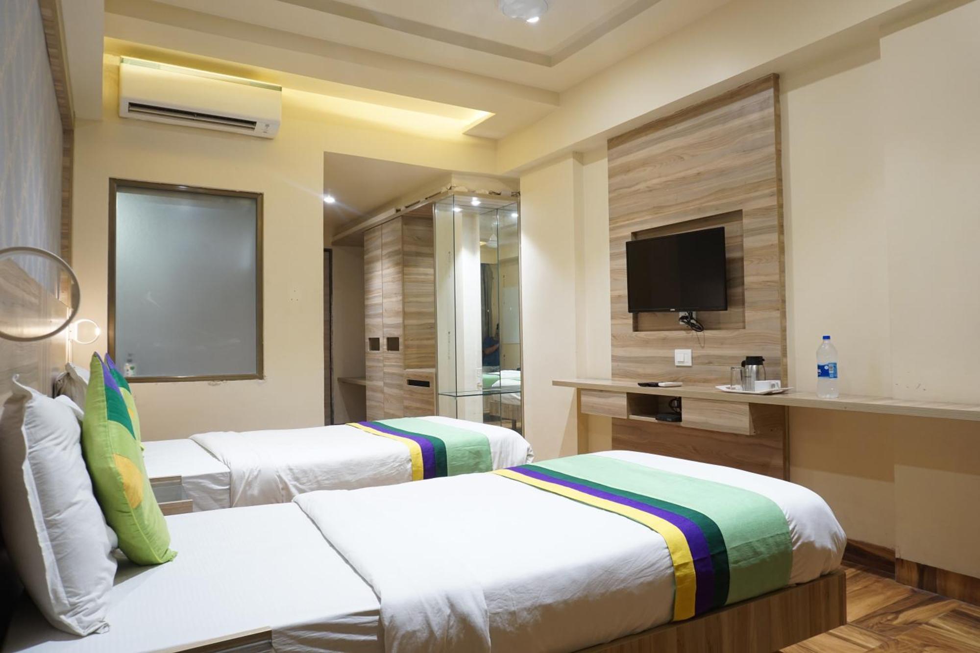 Treebo Classic Grande, Camp Pune Exterior photo
